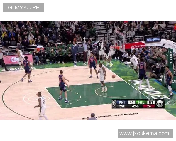 重庆篮球队快攻战术解析与实战应用探讨