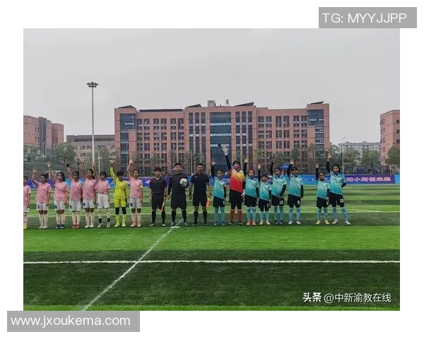 重庆足球队荣登足球战术排行榜第五名展现强大实力与潜力 重庆足球队荣登足球战术排行榜第五名展现强大实力与潜力