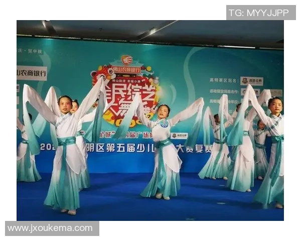 外国足球明星携手综艺舞台展现多才多艺的魅力与风采